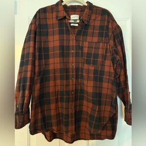 Universal Thread Women’s Rust and Black Plaid Flannel Shirt